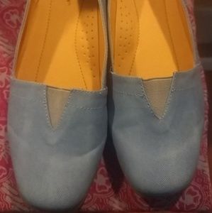 Comfy Blue loafer style flats